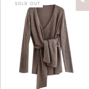 Mariah sweater from goodnight macaroon. OS